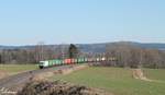 ER20-01 alias 223 102-5 ex OHE zieht bei Unterthölau den Wiesau - Hamburg Containerzug gen Norden.