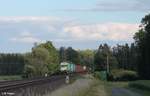 ER20-03 zieht den Wiesau Containerzug bis Hof bei Oberteich.