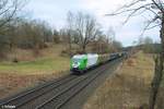 ER20-02 zieht den 95394 Cheb - Regensburg Holzzug und später weiter nach Kufstein beim verlassen von Reuth bei Erbendorf.