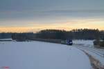 223 014 und 193 209 mit dem Hackschnitzelzug bei Oberteich.