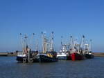 (273'575) - Schiffe am 4. April 2025 im Hafen von Lauwersoog