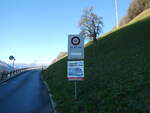 (243'649) - Strasse nach Riemenstalden mit spezieller Geschwindigkeitsbeschrnkung am 8.