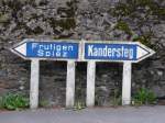 (163'632) - Alter Strassenwegweiser aus Beton am 17.