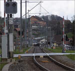 Ostermontag bei der 'Emmentalbahn'.

Eb 3/5 5810 im Bahnhof Sumiswald-Grünen. Von Mittelfürten aus betrachtet. April 2024.