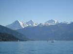 (130'122) - Eiger, Mnch und Jungfrau vom Thunersee aus am 3.