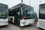 (281'970) - Intertours, Domdidier - Nr. 482 - Mercedes (ex PostAuto Bern Nr. 9/PID 4560; ex Klopfstein, Laupen Nr. 9) am 1. November 2025 in Domdidier, Garage (Teilaufnahme)