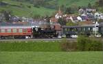 Nach dem Fest im Feldschlösschen.

Mitten im Zug das Tigerli E 3/3 8512. Oeschgen, April 2023.