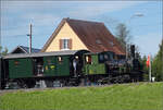 E 3/3 'Beinwyl' der Seethalbahn mit dem SBB-Gepckwagen F 16847 und dem EW I der BLS A 801 fhrt die Rampe aus Hochdorf Richtung Luzern hoch.