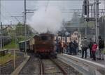 Vapeur Val-de-Travers: Train  Au fil de l'Areuse .

E 3/3 8511 lscht ihren Durst. Travers, Mai 2023.