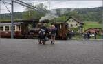 Vapeur Val-de-Travers: Train  Au fil de l'Areuse .

Dampflokfan will gelernt sein... E 3/3 8511 in Travers. Mai 2023.