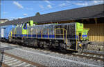 Am 843 502 der BLS sorgt f�r Traktion der Puscal 3B von Scheuchzer. Moutier, Juni 2026.