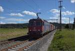 4-420-re-420-re-44/786424/re-620-022-und-re-420 Re 620 022 und Re 420 281 auf dem Weg Richtung Olten. Matte bei Bettenhausen, September 2022.