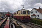 Grosses BoBo-Treffen in Balsthal: 60 Jahre Re 4/4 II in der Schweiz.

Re 4/4 II 11393 der IRSI gehrt zur letzten Serie Re 4/4 II. Diese erhielten als einzige asbestfreie Loks bis 2000 eine Deutschlandzulassung, die auch zum Transit durch sterreich nach Lindau berechtigte. Bei IRSI bekam sie eine TEE-Lackierung und Pflege vom Verein TEE Classics. So ist sie sowohl im kommerziellen Betrieb als auch im Ausflugsverkehr eingesetzt. Balsthal, September 2024.