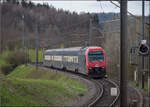 Re 450 078 mit einer S-Bahn Zürich bei Lottstetten.