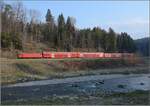 Pendelzug der SZU mit Re 456 105 zwischen Gattikon und Sihlwald.