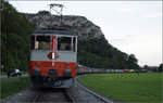 Grosses BoBo-Treffen in Balsthal: 60 Jahre Re 4/4 II in der Schweiz. 

Von vorne nach hinten sind im Zug in der usseren Klus zusammengestellt: Re 4/4 II 11141 (Swiss Express), 11173 (grn im Auslieferungszustand), 11335 (grn), 11161 (grn), Re 4/4 I 10039 (grn), Re 4/4 II 11393 (TEE), Re 4/4 III 11350 (rot), Re 4/4 II 11193 (rot), Re 4/4 11130 (rot), 11230 (Lion), 11257 (Entsorgung), 11252 (Wartung mit Durchblick), 11251 (175 Jahre Schweizer Bahnen), 11160 (Cargo), 11379 (Zrich-Mnchen), 11117 (WRS 502), 11142 (MBC 506), 11119 (Rhomberg-Sersa 503), Re 456 095 (SOB), Re 460 058 (SBB), Re 465 011 (BLS), Ae 4/4 251 (BLS), Re 4/4 183 (BLS) und Re 450 012 (S-Bahn).

Oensingen, September 2024.