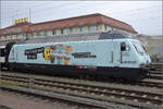 Re 460 037 mit Latesso-Werbung in Singen.