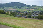 Re 474 018 bei Frick. August 2025.