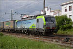 Re 475 415 in Weinheim. Juli 2024.