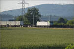Noch unfoliert kommt der neue Vectron der BLS Re 475 434 bei Hendschiken daher. Juni 2025.