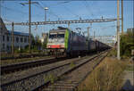 Re 486 501 und Re 475 410 in Pratteln.