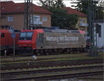 Re 482 020 'Wartung mit Durchblick' in Singen. August 2024.