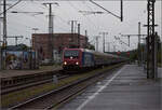 Centralbahnausflug zum Turnerfest    Re 482 021 trifft mit dem Centralbahn-Sonderzug aus Leizpig in Singen ein.