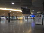 (215'902) - Im Flughafen Zrich-Flughafen um 12.15 Uhr am 6.