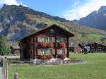 (166'143) - Mit Blumen beschmcktes Haus am 10.