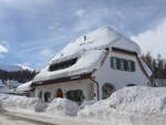 (188'136) - Verschneites Haus am 3.