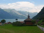 (219'287) - Schnggeninseli im Brienzersee und Kirche am 1.