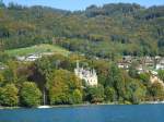 (130'138) - Das Schloss Hnegg bei Hilterfingen am 3.