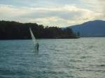 (140'677) - Surfer auf dem Neuenburgersee bei Yvonand am 19.