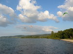 (173'051) - Gleitschirmsurfer am 15.