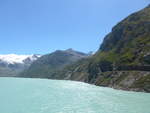 (209'030) - Der Mattmark Stausee am 18.