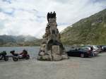 (127'599) - Denkmal auf dem Gotthardpass am 4.