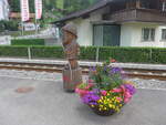 (226'735) - Smi mit Blumen am 24.