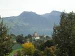(147'374) - Das Schloss Spiez am Thunersee am 28.