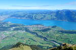 (279'812) - Blick auf Spiez und Thunersee am 31. August 2025 vom Niesen aus