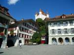 (128'212) - Thuner Rathausplatz mit dem Schloss am 1.