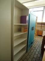 (132'598) - Bchergestell im BrockiShop am 9.