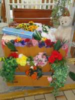 (133'757) - Kommode mit Blumen gefllt im BrockiSho am 21.