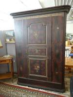 (139'017) - Alter Schrank von 1827 im BrockiShop am 25.