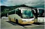 (097'217) - Aus England: Woodcock, East Grinstead - YP02 AAJ - Scania/Irizar am 16.