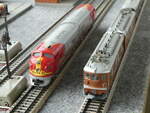 (243'207) - Santa Fe + BLS-Lokomotive - Nr. 273 - am 27. November 2022 in Thun, Kisslingweg