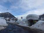 (148'805) - Schnee in der Strada di Valle in Airolo am 9.