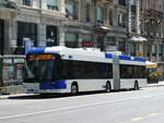 (252'470) - TL Lausanne - Nr. 824/VD 399'593 - Hess/Hess Gelenktrolleybus am 8. Juli 2023 beim Bahnhof Lausanne