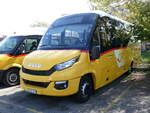 (274'221) - CarPostal Ouest - VD 283'447/PID 10'621 - Iveco/Rosero (ex NE 50'199; ex VD 467'583) am 26. April 2025 in Yverdon, Garage
