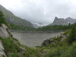 (181'846) - Die Staumauer zum Stausee am 9. Juli 2017 in Ferpcle