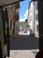 (172'829) - In der Altstadt von Sion am 10.